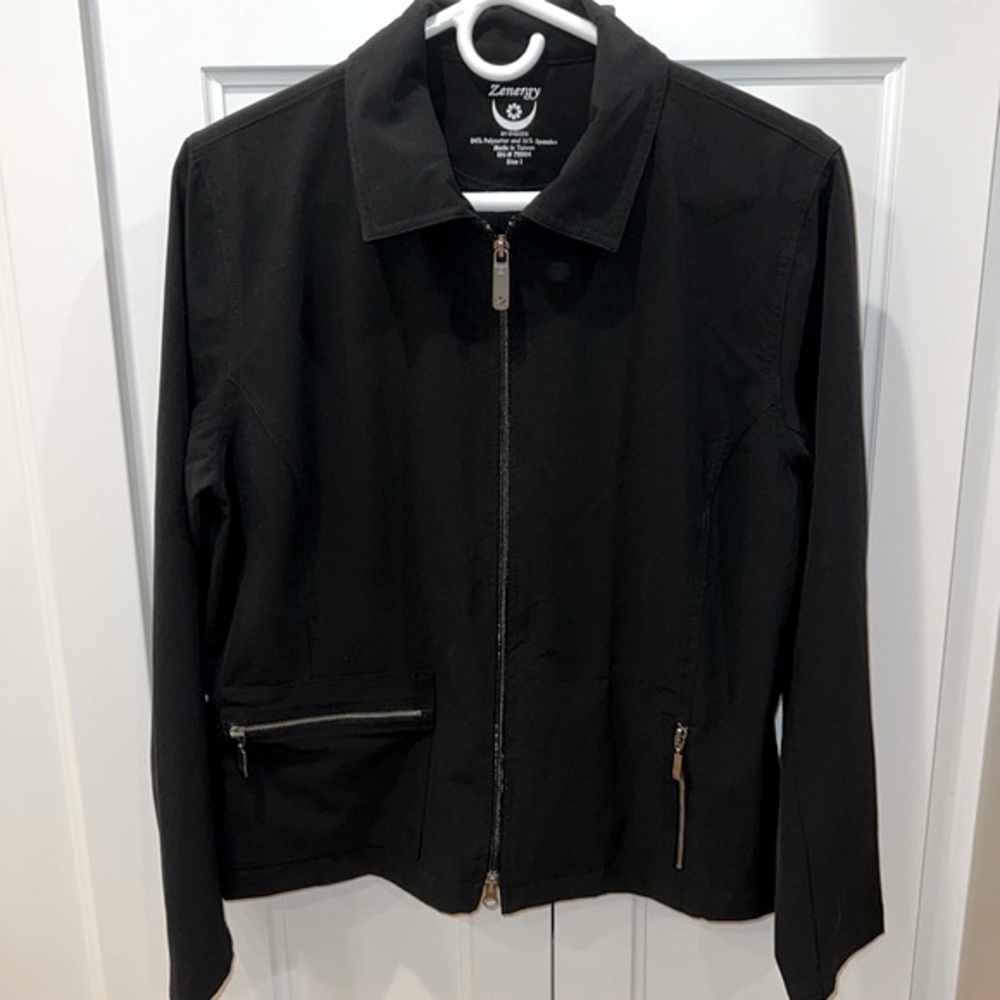 Chico’s Zenergy stretch zip workout casual jacket Size 1 Small